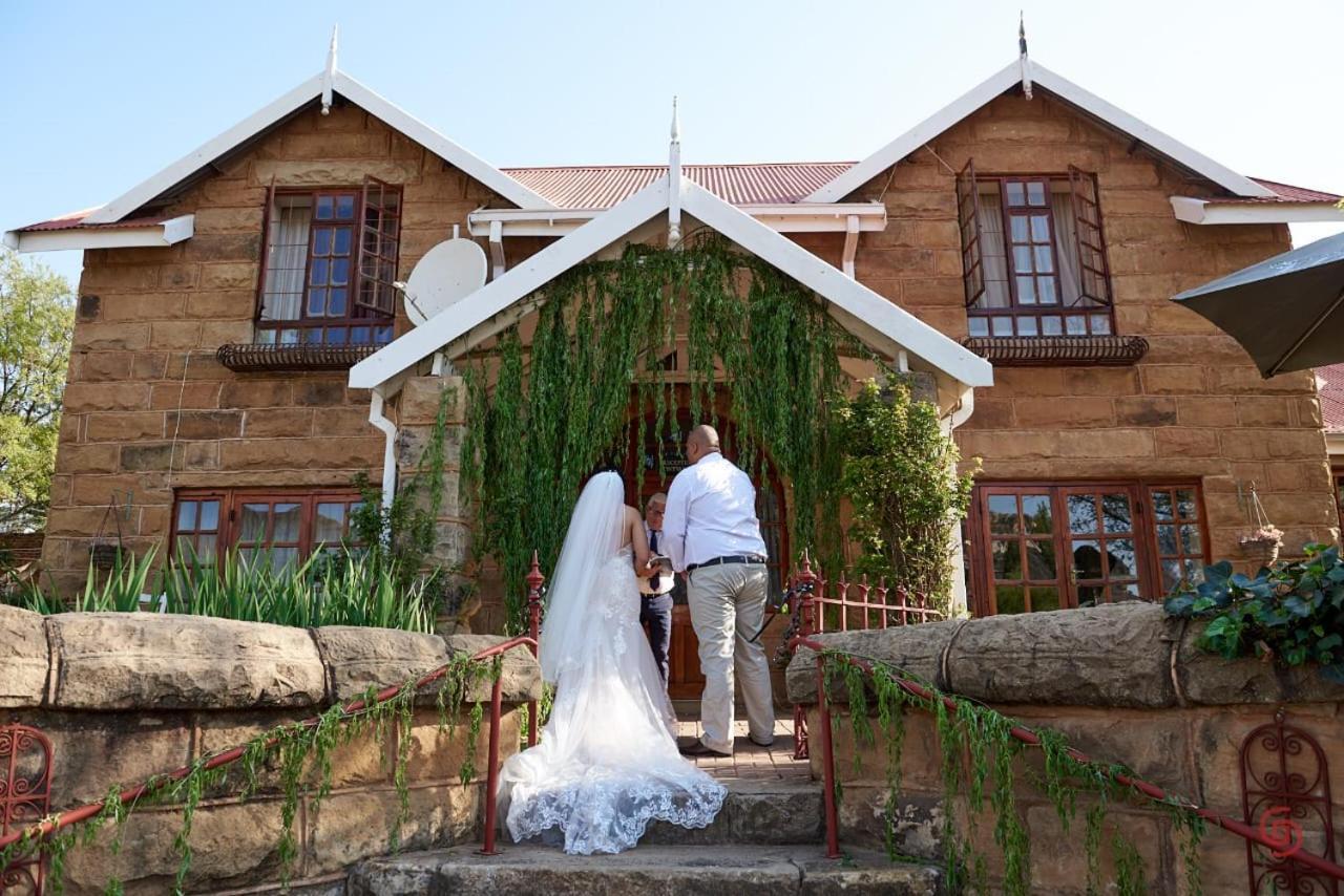Lake Clarens Guest House Bagian luar foto