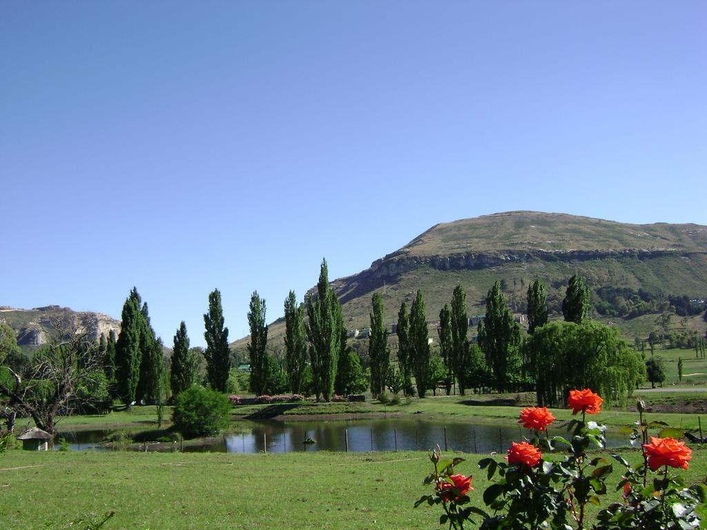 Lake Clarens Guest House Bagian luar foto