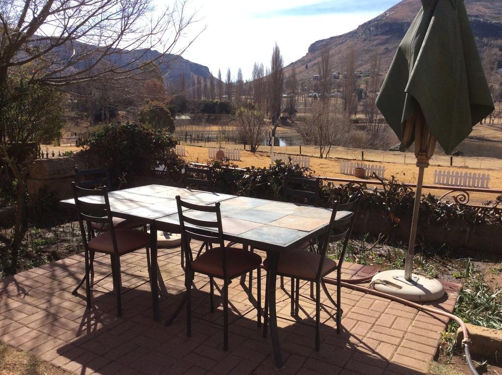 Lake Clarens Guest House Bagian luar foto